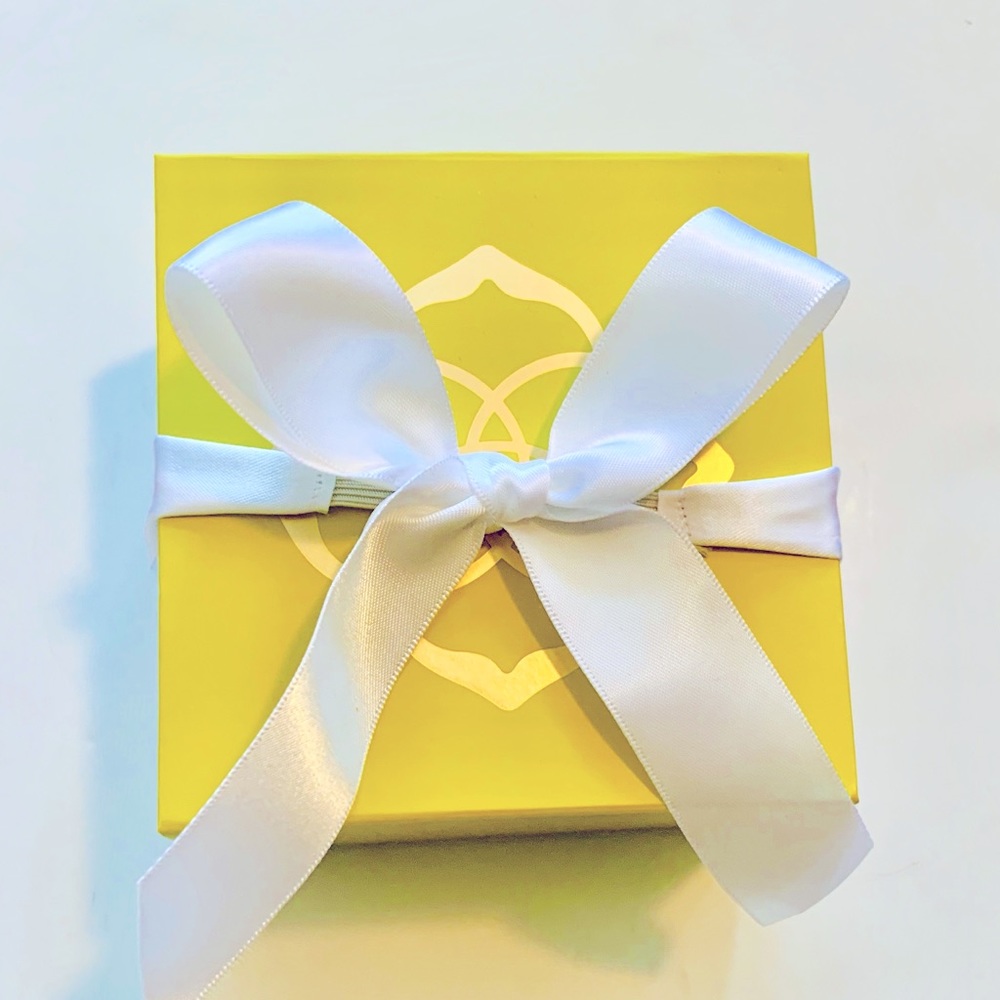 Kendra Scott gift wrap boxes with bow